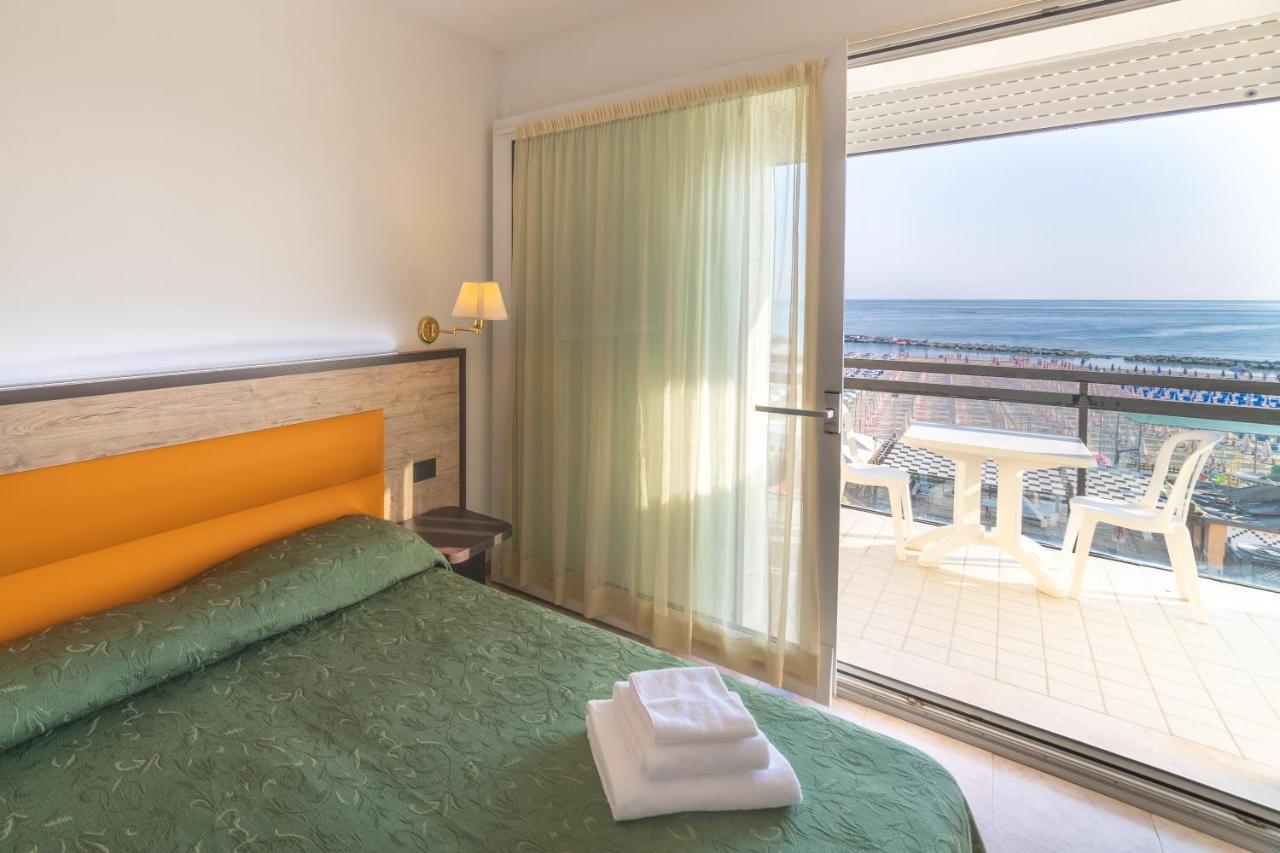 Hotel Royal Католика Екстериор снимка