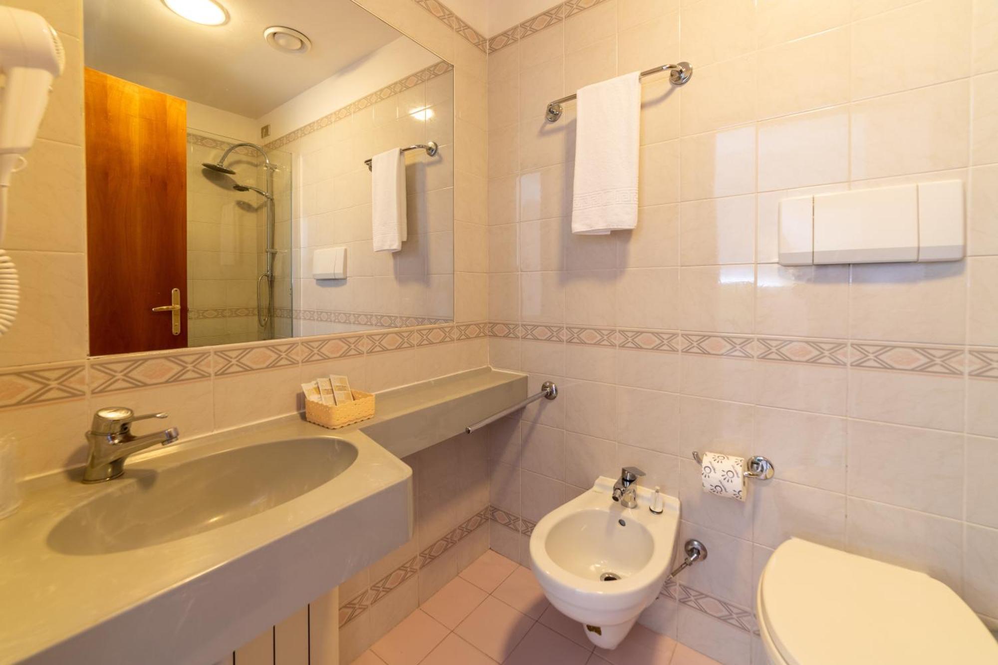 Hotel Royal Католика Екстериор снимка