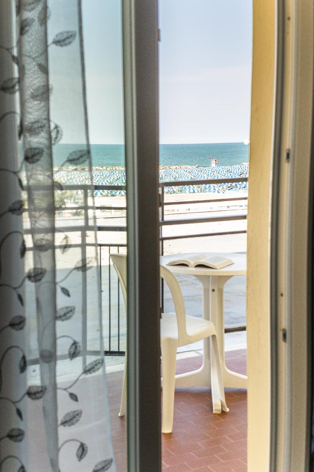Hotel Royal Католика Екстериор снимка